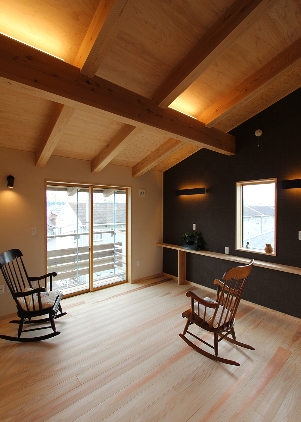 アクトホーム【自然素材、省エネ、間取り】照明の配置にもこだわり、天井部は間接照明に