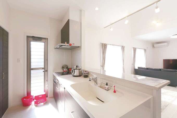 常に家族の様子が見える位置にキッチンを配置