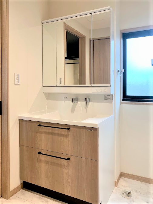 ミサワホーム静岡【収納力、平屋、スキップフロア】手入れの簡単なタカラスタンダードの洗面化粧台・エリシオ