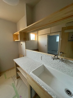 収納も家事動線もばっちり！！家族二人で住むちょうどよい平屋