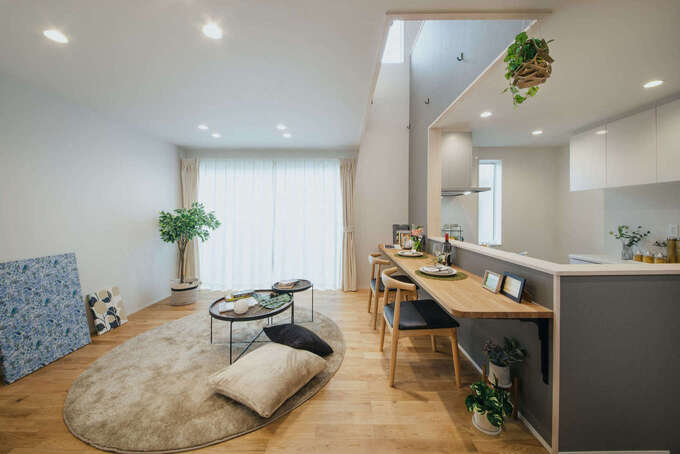 コンパクトでも窮屈に感じない明るいLDK