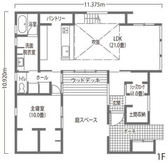 【グルービー】外は閉じ、中庭から光を招くサーファーズハウス