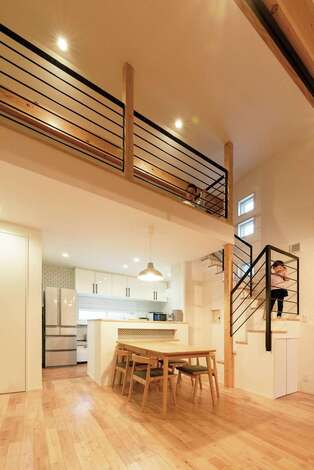 階段付きのロフトはプレイスペースに。子どもが巣立ったら納戸として活用する予定