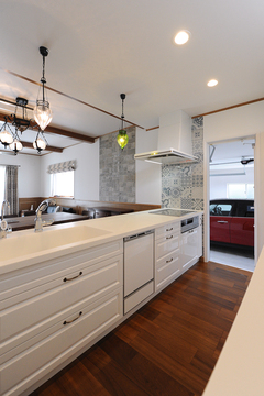 ガレージ直通なので、買い物から帰ってきたときの負担が軽くなった