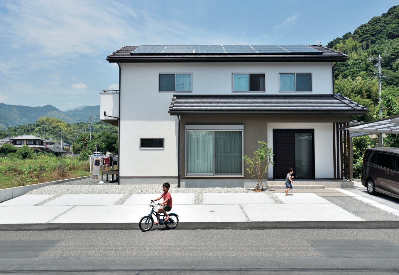ひらおか建築【子育て、自然素材、省エネ】左官職人のコテさばきが映える塗り壁の外壁