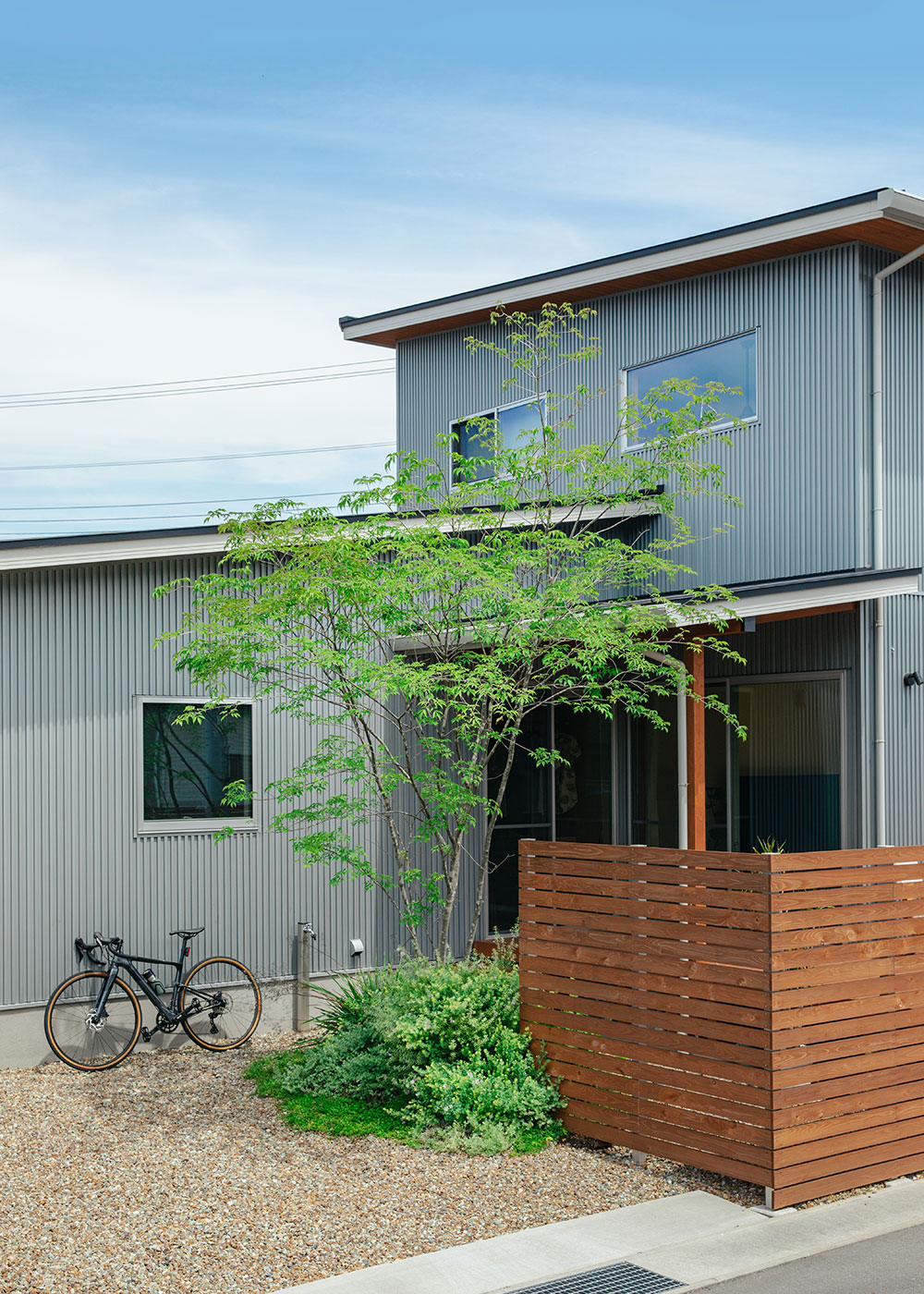 フジモクの家（富士木材）【デザイン住宅、趣味、夫婦で暮らす】建物の配置を工夫。暮らしやすさがアップ