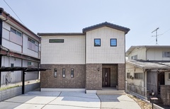 景色を楽しむ２階リビングの家