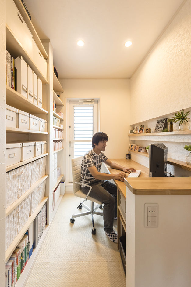 ２階にある書斎スペースは、大人の愉しみのある空間として、夫婦２人で使用しているお気に入りの場所