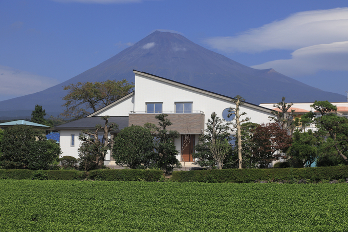 富士山を背負う抜群のロケーション