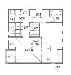 2階リビングで採光を確保。回遊動線も魅力の住まい