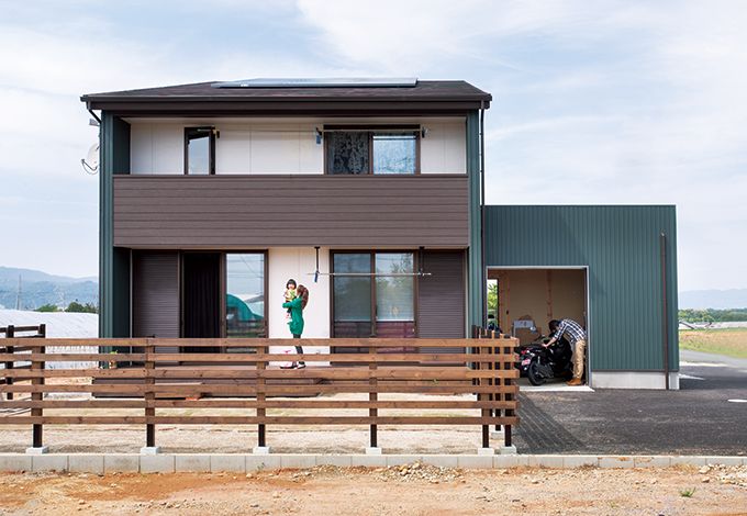 サイエンスホーム【1000万円台、デザイン住宅、ガレージ】片流れの屋根とキューブ型のガレージのアシンメトリーなフォルムがスタイリッシュ
