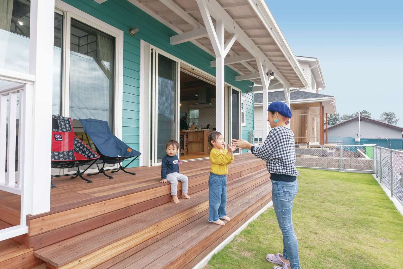 富士ホームズデザイン【子育て、自然素材、インテリア】広い庭はドッグランやBBQ、子どもプールなど、家族みんなで自由に遊べる