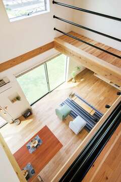 木の調湿効果と高気密・高断熱設計により、上下階の温度差が少ないので身体への負担が少なく、光熱費も軽減