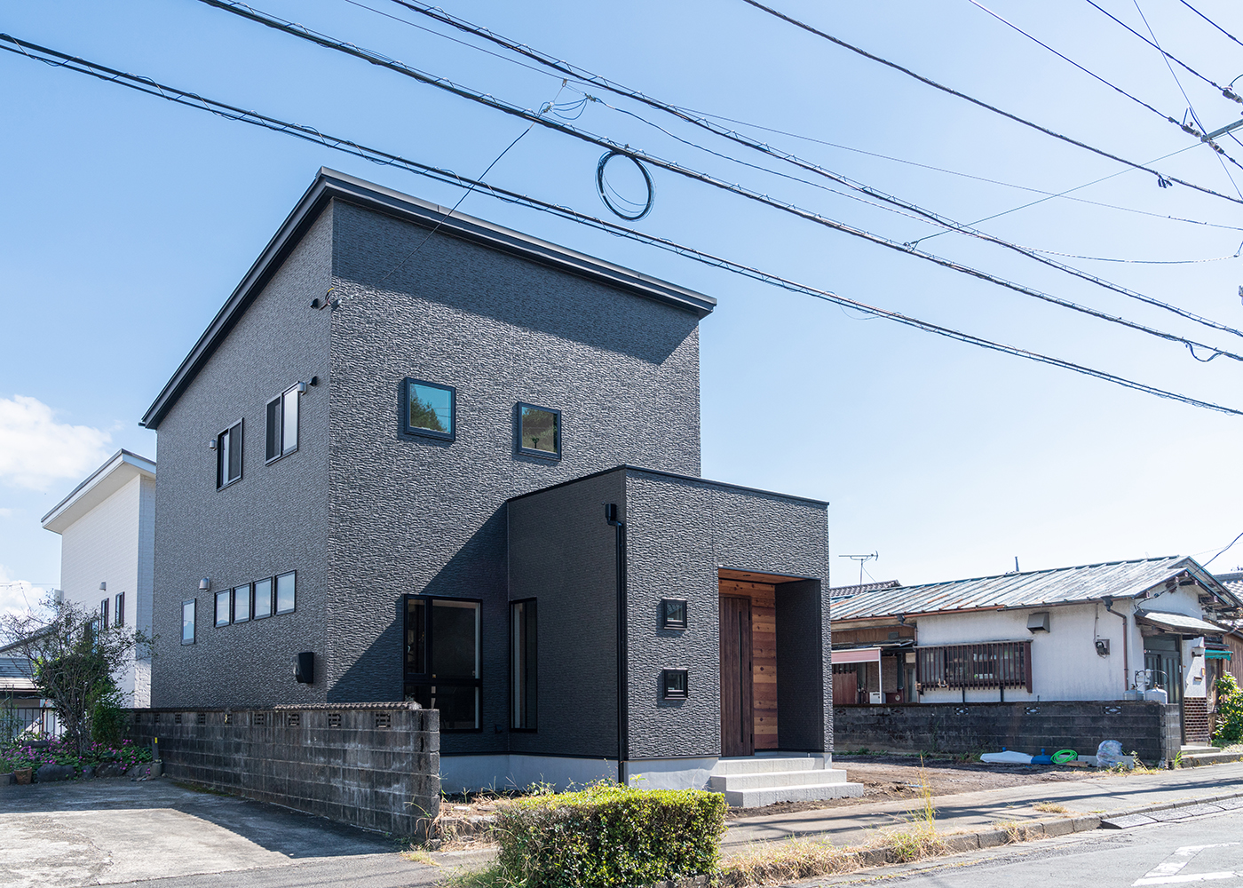 丸宗建設【デザイン住宅、間取り、インテリア】スタイリッシュな外観デザイン
