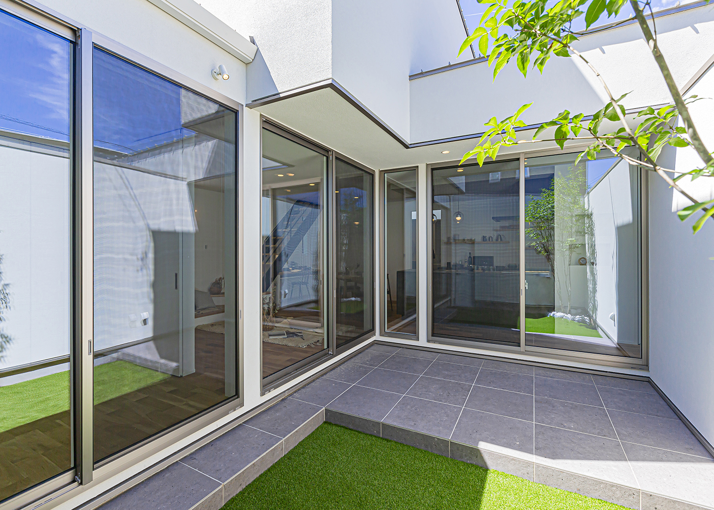 ARRCH アーチ【デザイン住宅、間取り、建築家】プライベートガーデンは、間口や奥行きを採光の入り具合、広がり感、予算感を意識して最適な広さをデザイン