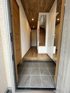 温もりと機能性が調和するモダンハウス