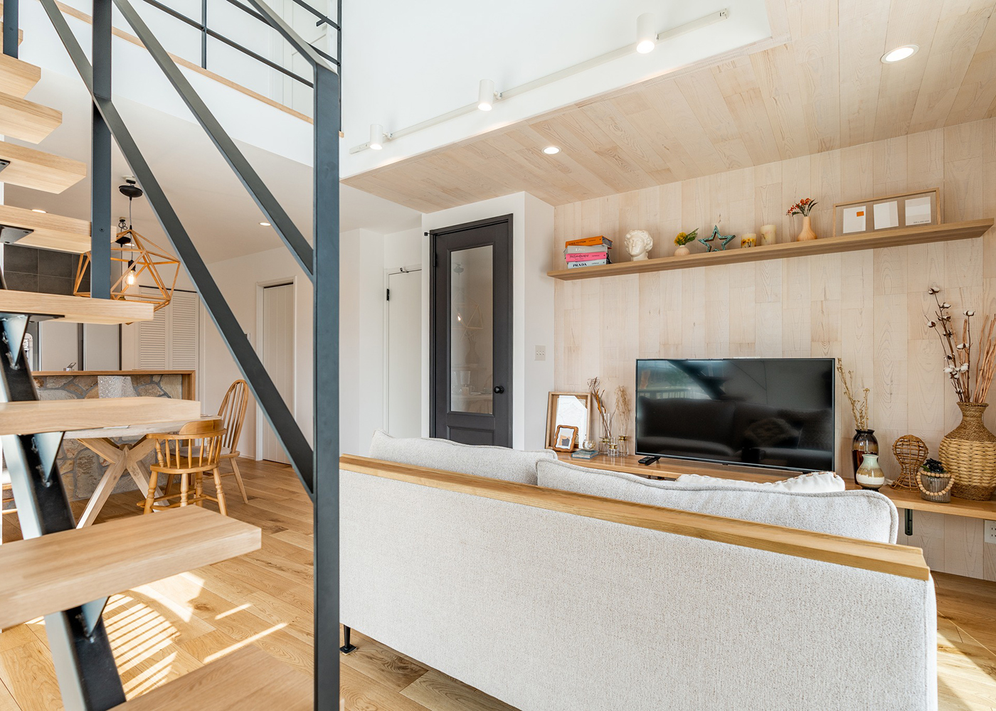 オレンジハウス【静岡市清水区三保松原町19-56・モデルハウス】【WTW HOUSE】自然素材を使った明るい内装も心地よい