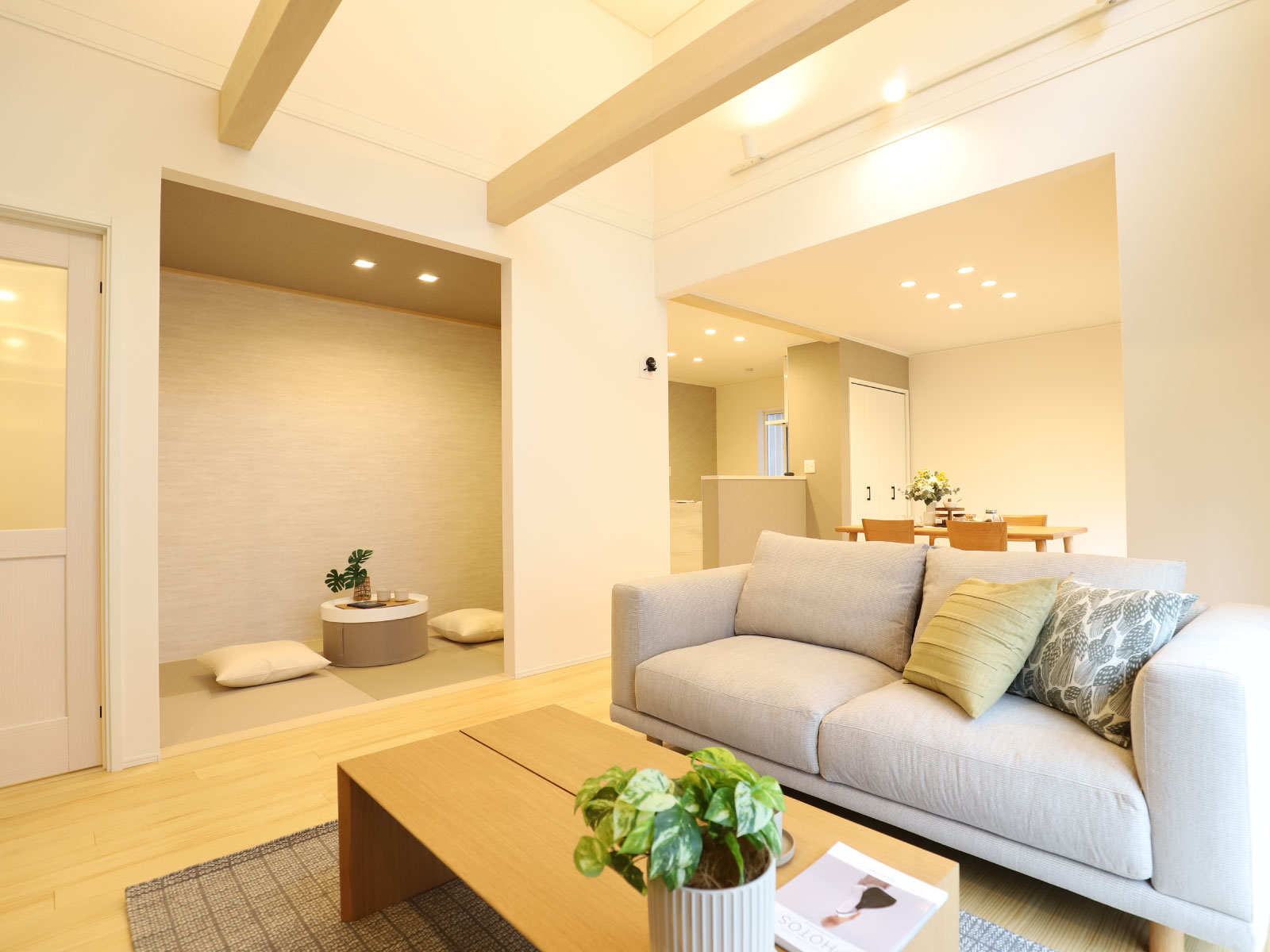 ヘスタホーム｜開放感のあるリビングダイニング。