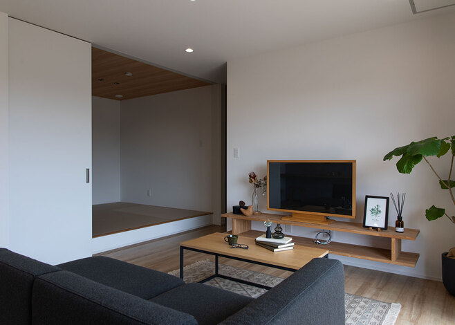 大勢の来客の際は、リビングと和室をつなげて大空間に