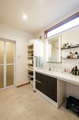 ゆったりとした洗面脱衣室