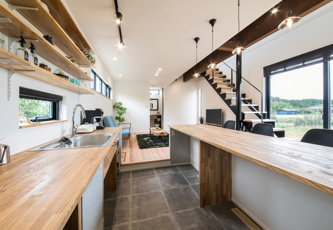 キッチンでは料理をしながらは外の景色を楽しめる