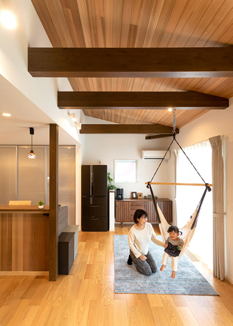 リビング、LDK、勾配天井