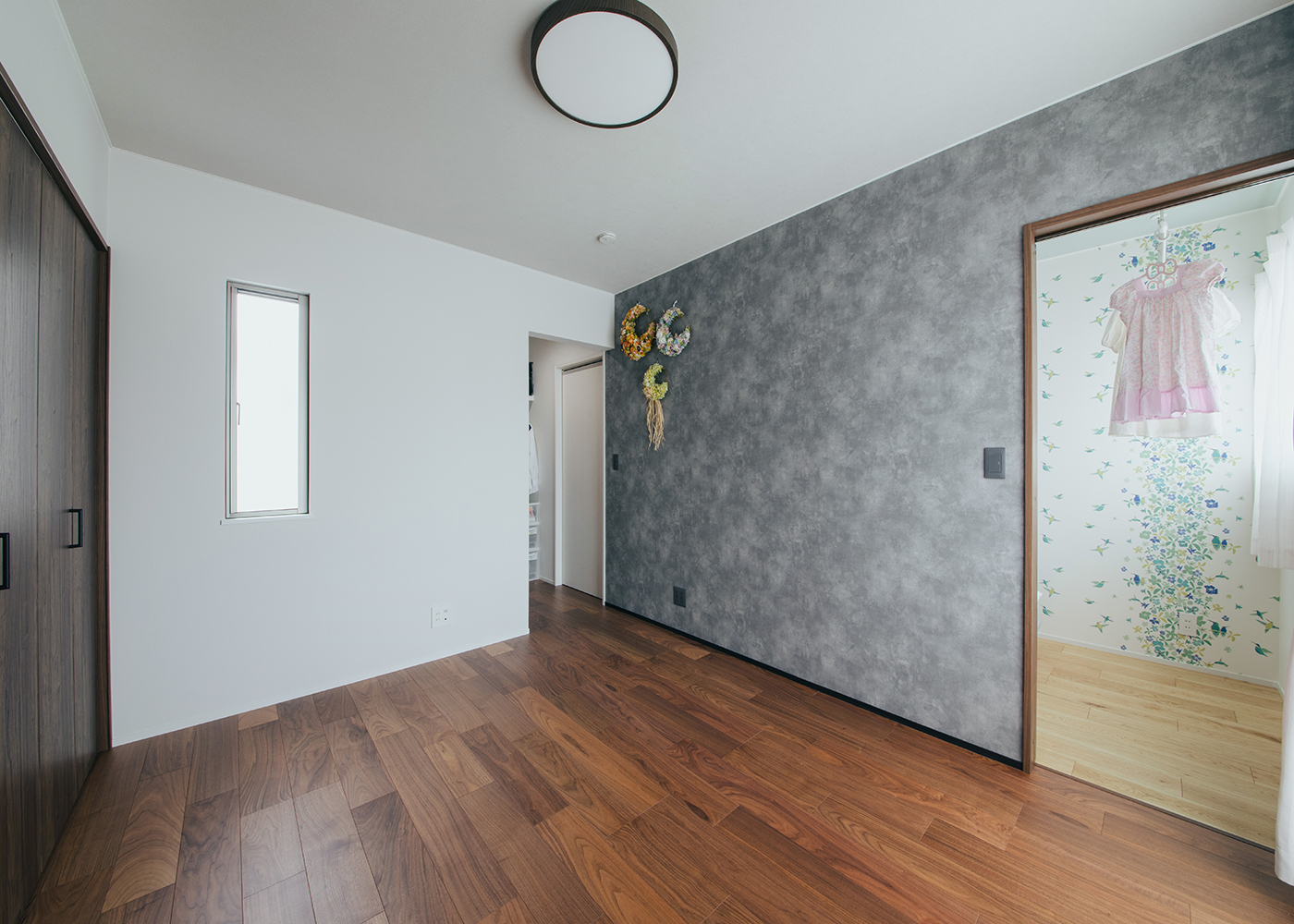 ナイスホーム【デザイン住宅、趣味、間取り】主寝室からサンルーム、ウォークスルークローゼットへとぐるりと回遊できる便利な動線