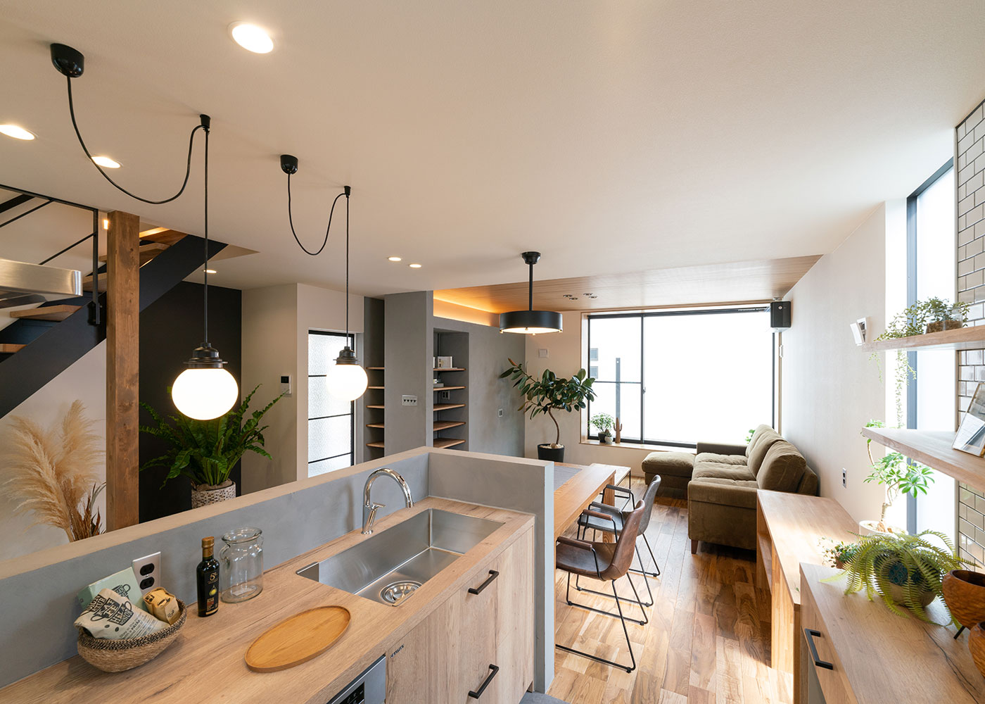 住家 JYUKA【デザイン住宅、間取り、建築家】キッチンからの眺め