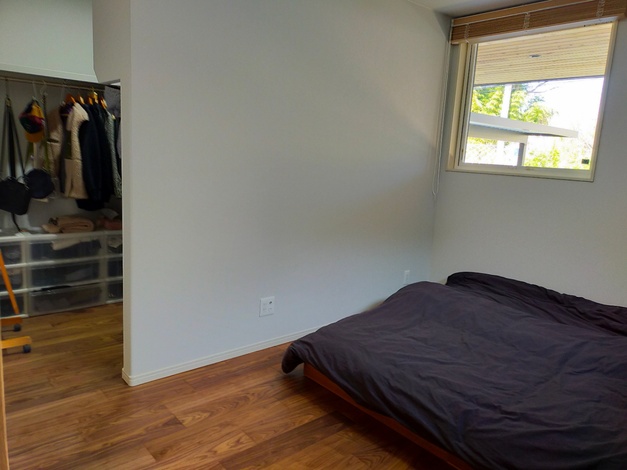 寝室の中に、4帖の広さの大容量のウォークインクローゼットがある。