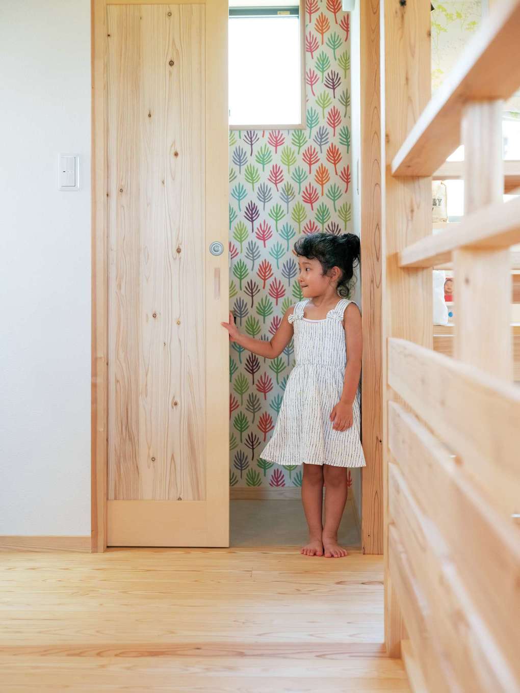 アクトホーム【子育て、自然素材、省エネ】建具も無垢材で造作