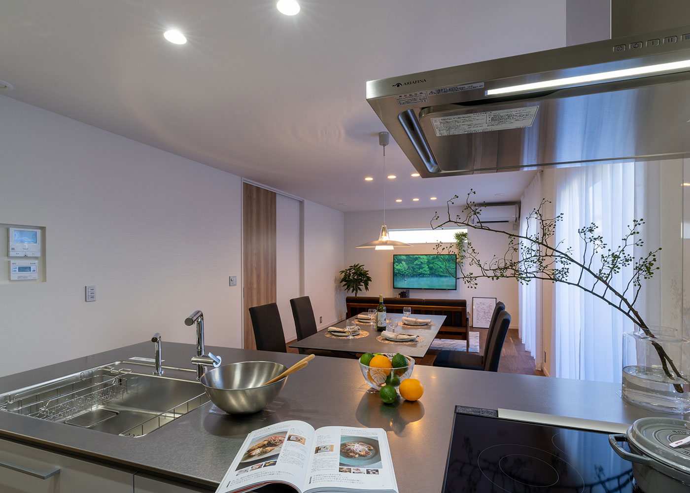 寺田工務店【デザイン住宅、省エネ、間取り】高級感のあるLDK