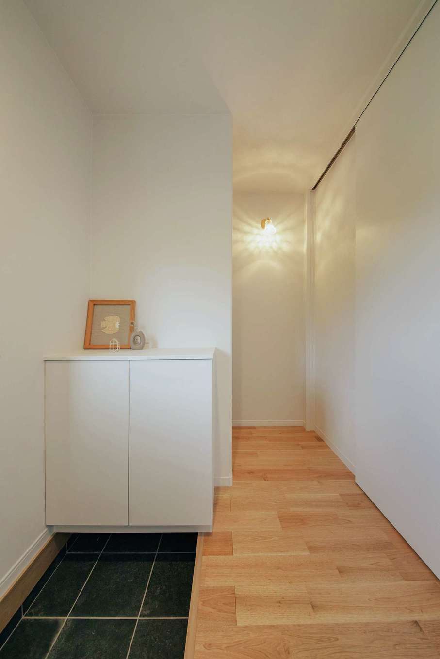 ほっと住まいる【自然素材、間取り、インテリア】ゆとりのある玄関ホール