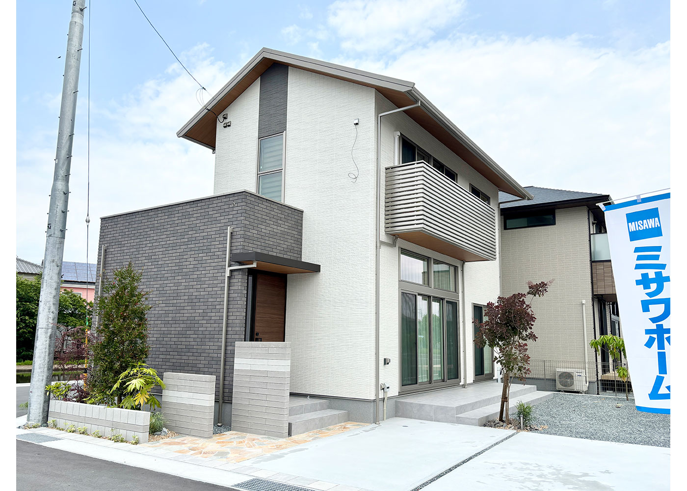 ミサワホーム静岡【デザイン住宅、収納力、間取り】ポーチ脇の壁が通りからの視線をカット