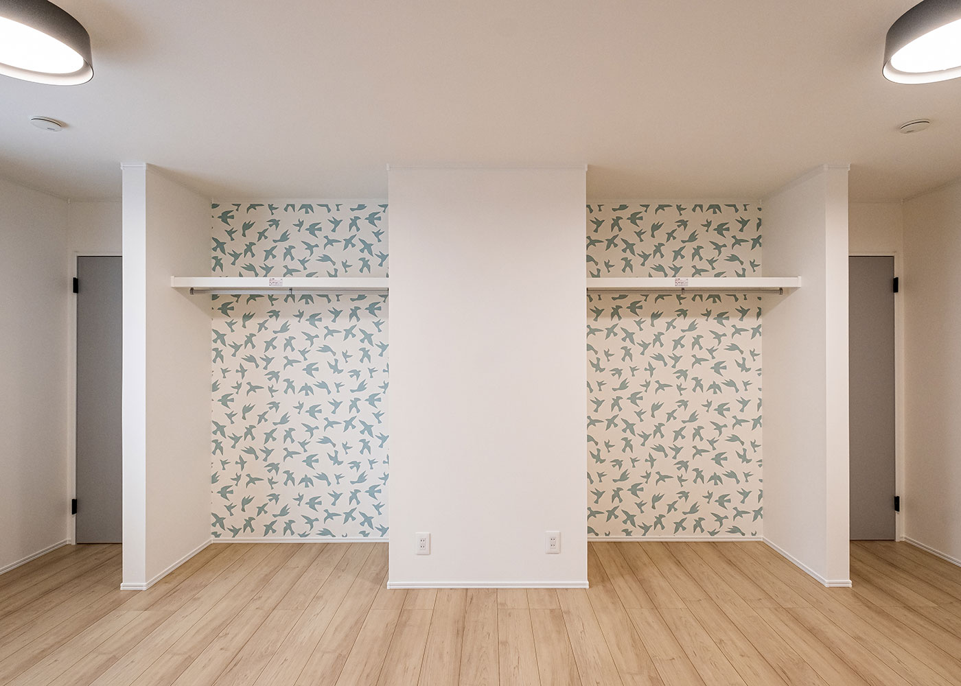 ＩＤＫ 住まいの発見館【1000万円台、収納力、平屋】8.6畳の子ども部屋。成長に応じて、いつでも2部屋に間仕切りすることができる。クローゼットに扉をつけず、空間を広く見せる工夫も