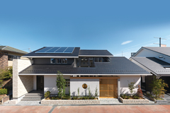 開放感満点！吹抜けが魅力の自然素材住宅