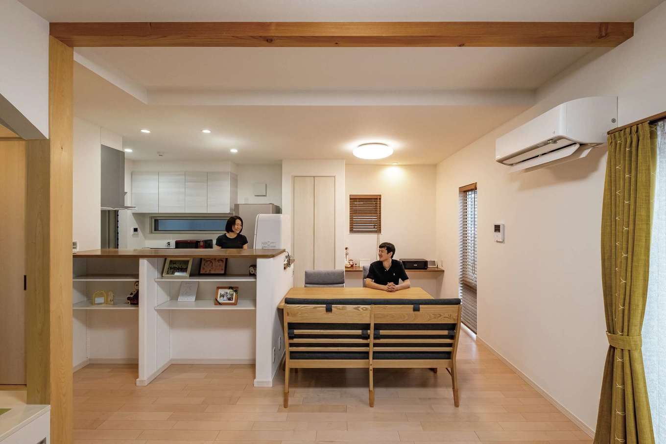 イデキョウホーム【デザイン住宅、収納力、省エネ】HEAT20でG2グレードのUA値0.44で家中が快適な住環境に。6.6kWの太陽光発電システムとエネファーム（家庭用燃料電池）で、電気・ガス代も大幅に削減！