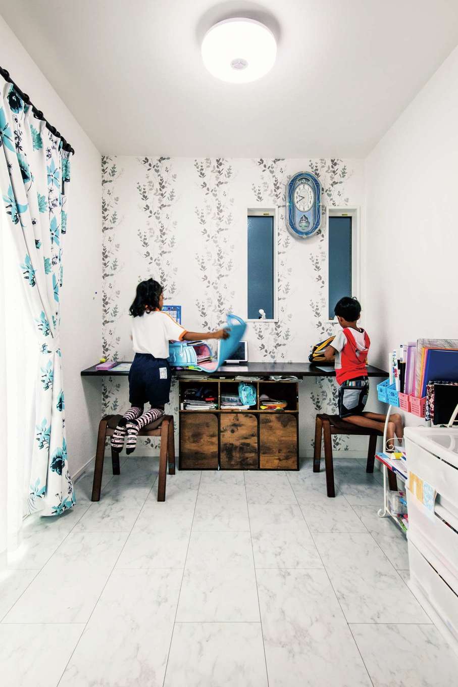 アフターホーム【1000万円台、デザイン住宅、子育て】リビング横のフリースペース。子どもが小さい間はスタディコーナー、いずれは夫妻の寝室に