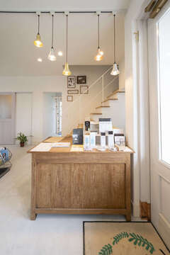 北欧テイストがぬくもりを醸す受付