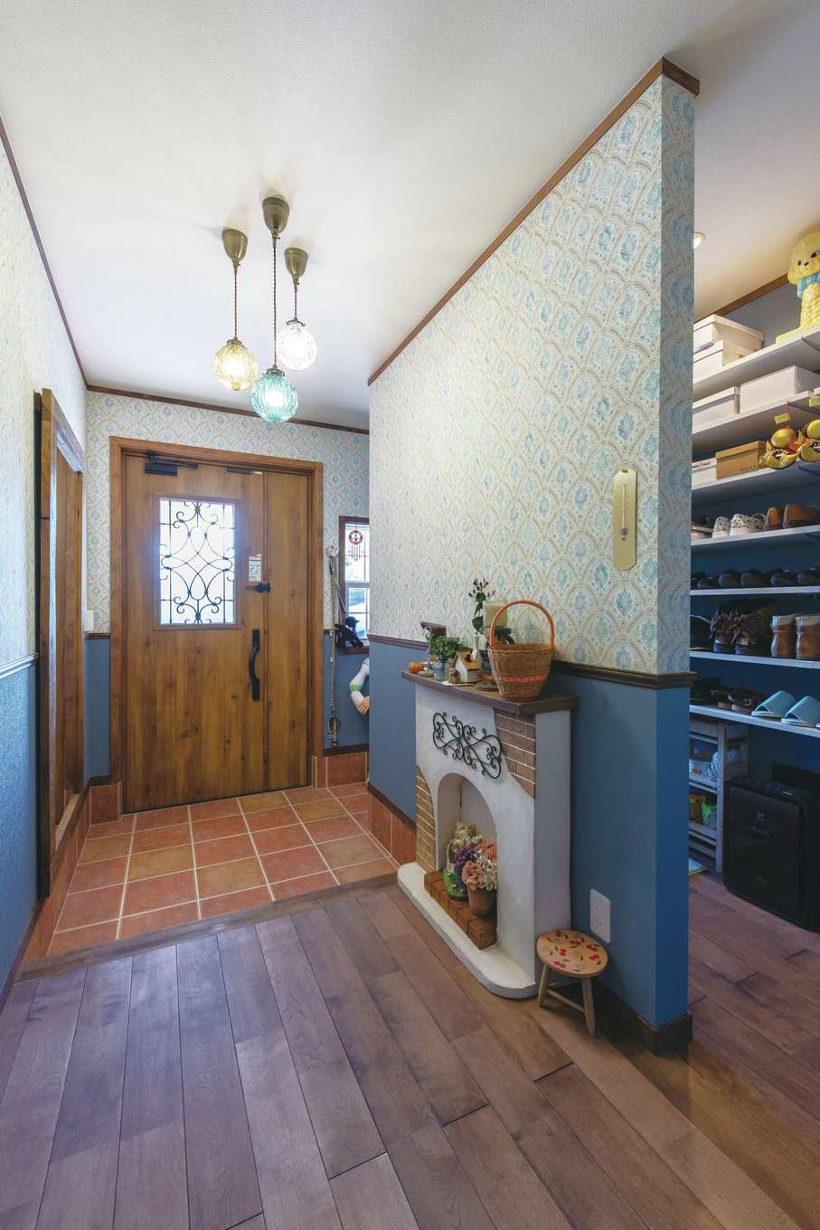 ハートホーム【デザイン住宅、自然素材、平屋】インナーガレージからもアクセスできる玄関ホール
