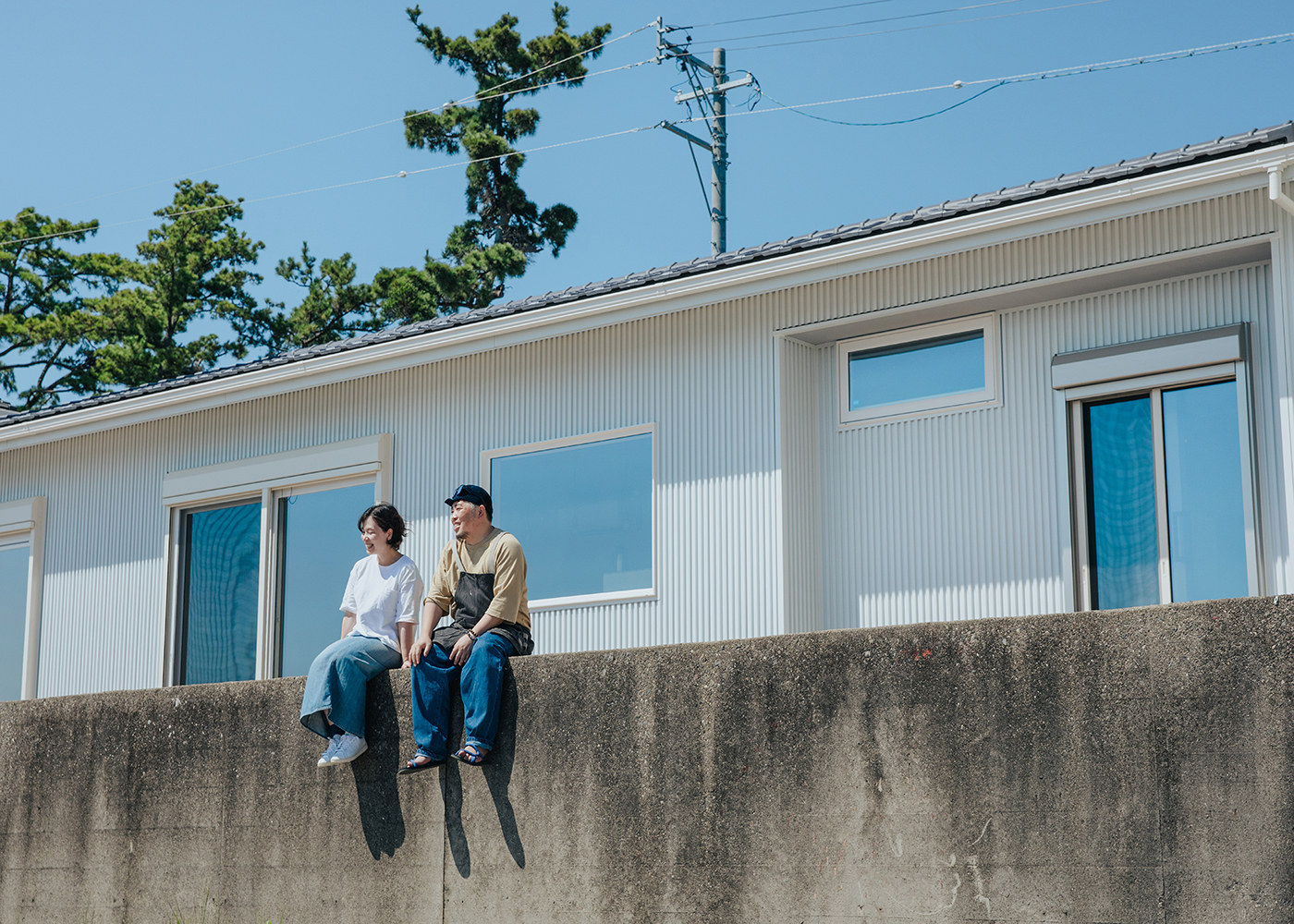 ナイスホーム【デザイン住宅、間取り、平屋】自邸の裏の堤防から海を眺める時間は最高のひととき