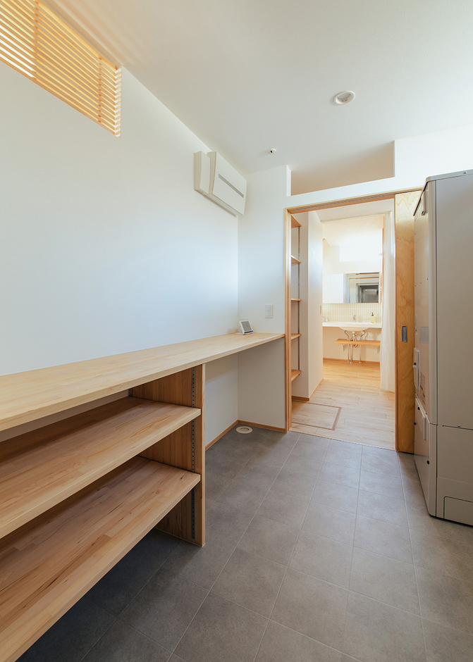 ファミリークローゼットはランドリーに隣接