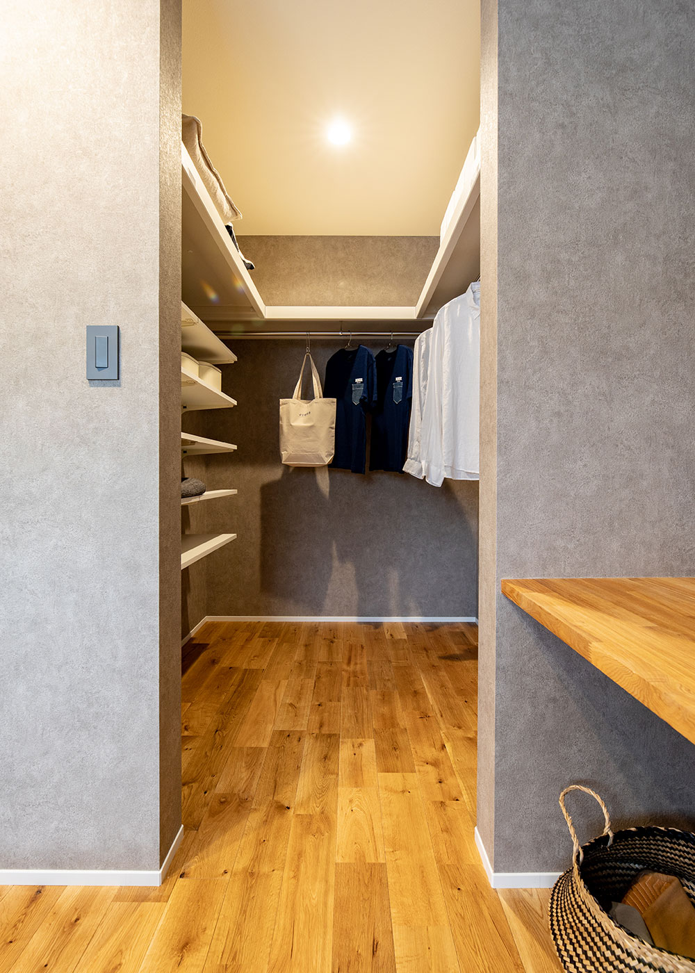 住家 JYUKA【デザイン住宅、間取り、平屋】寝室には使い勝手のいいウォークインクローゼットも完備