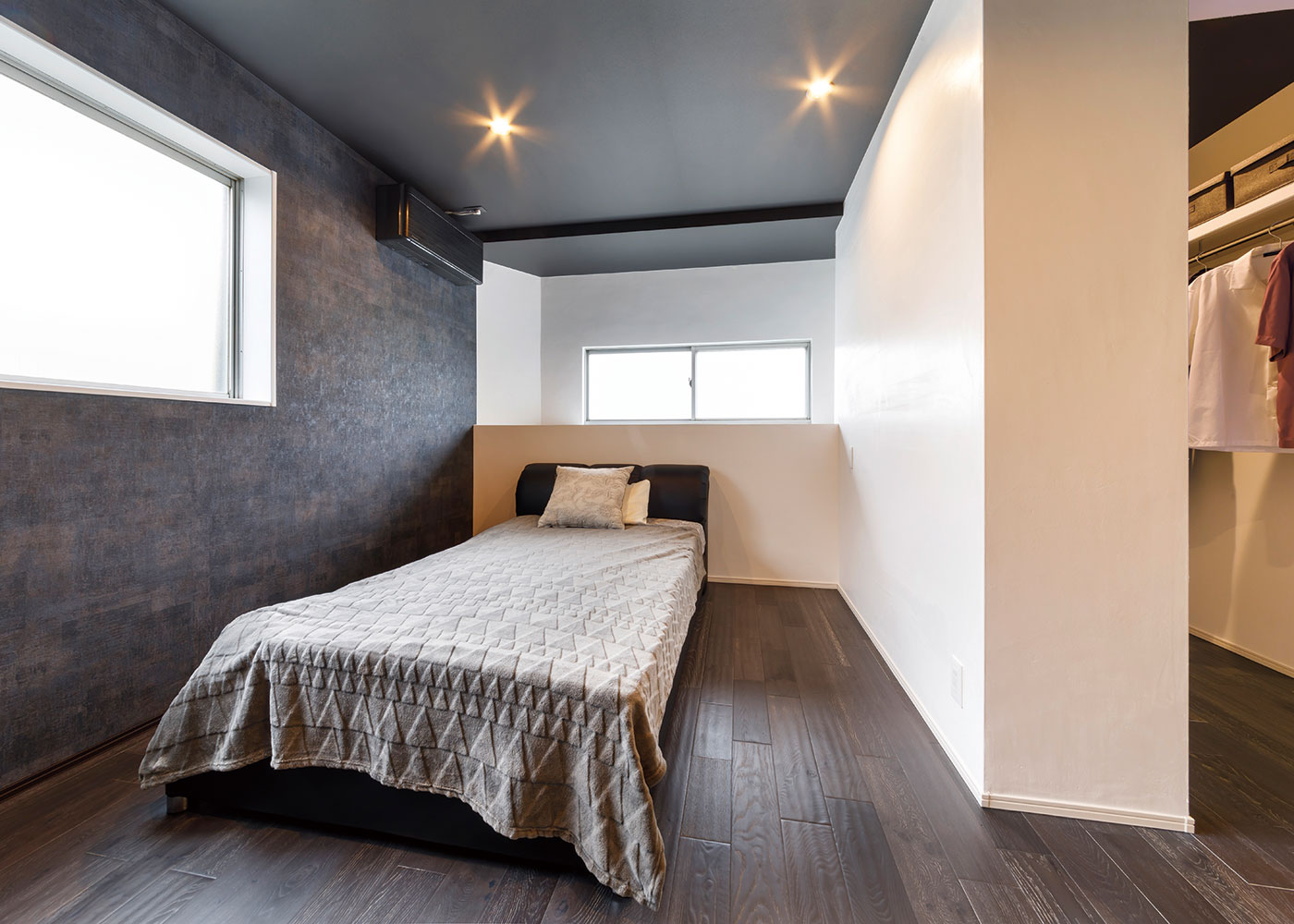 nattoku住宅｜シック＆モダンな雰囲気に仕上げた寝室