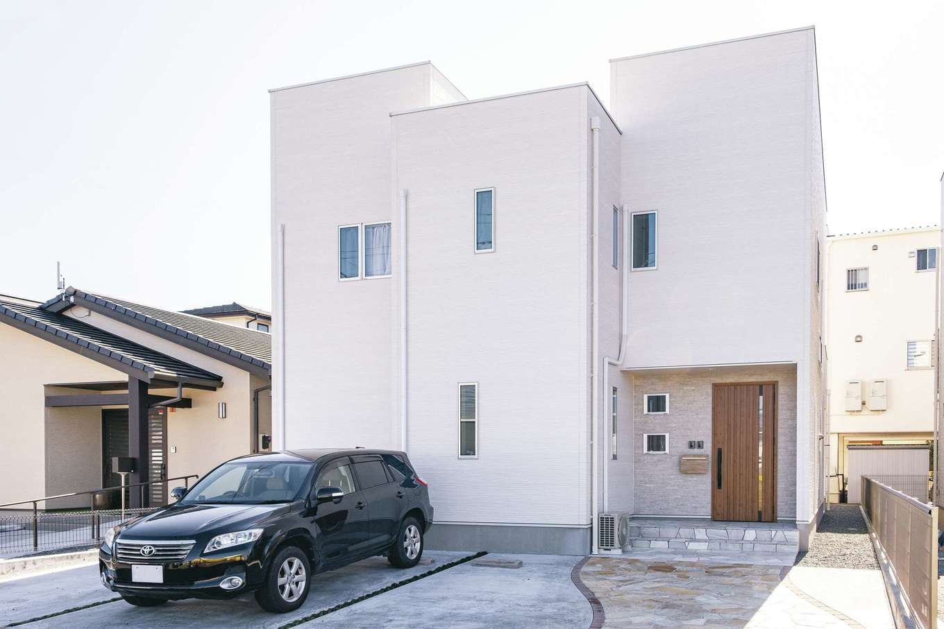 アフターホーム【1000万円台、デザイン住宅、子育て】30年美しさが持続する高性能の外壁塗装をセレクト 