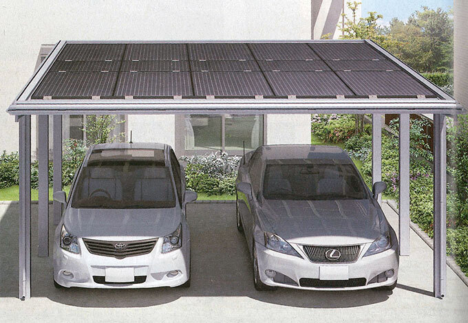 3.12kWのソーラーパネルを搭載したカーポート。建 物の屋根と合わせて14.04kWの発電量を実現！