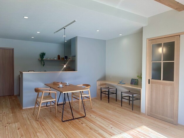 ＬＤＫを中心に各部屋が配置された回遊動線の間取り