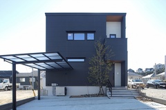 自然と調和するモダンな住まいで快適生活