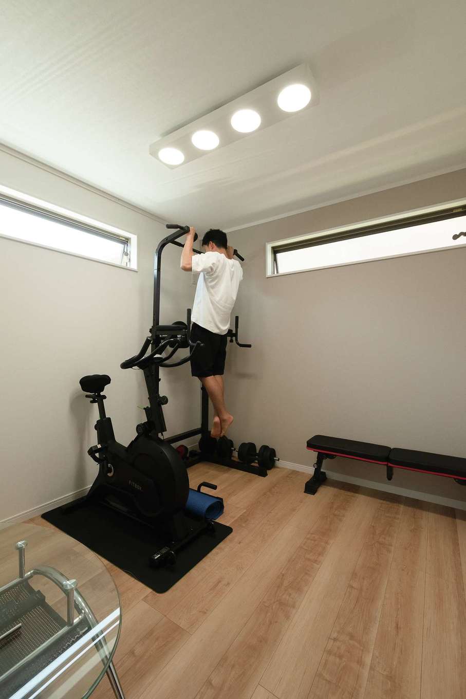 サンワ開発【デザイン住宅、収納力、間取り】子ども部屋のひとつはご主人のトレーニングルームに利用中