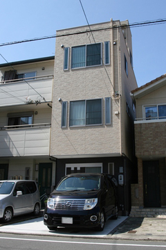 建物間口1.8間（3.4ｍ）重量鉄骨３階建て二世帯狭小住宅