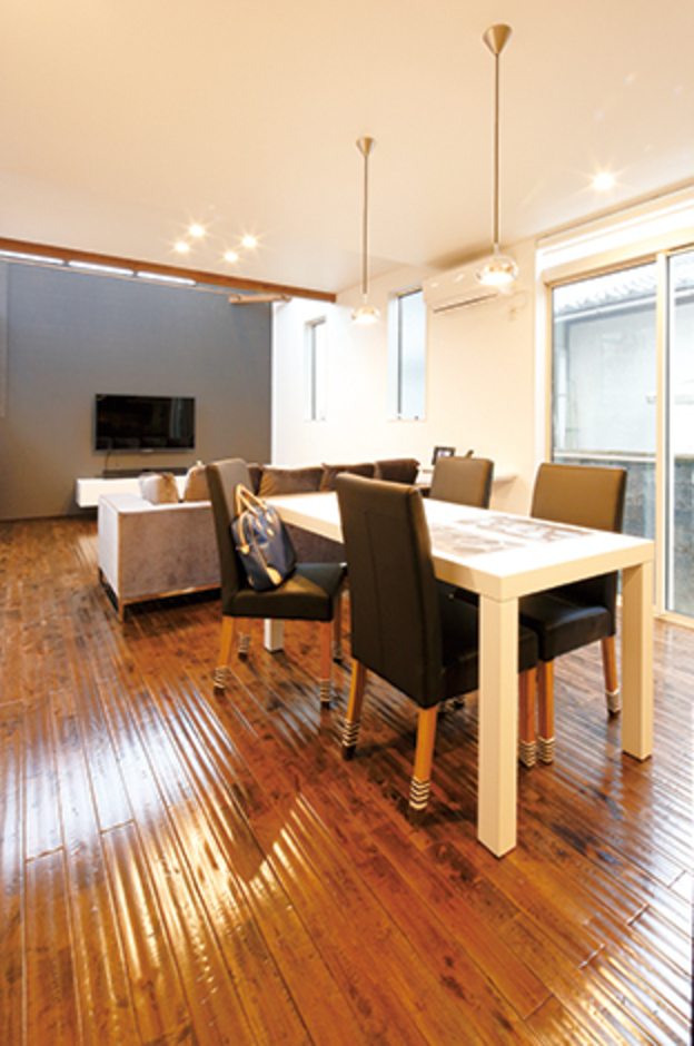 ダイニングテーブル＆チェア、ソファ、AVボードまですべて納得オリジナルでコーディネート